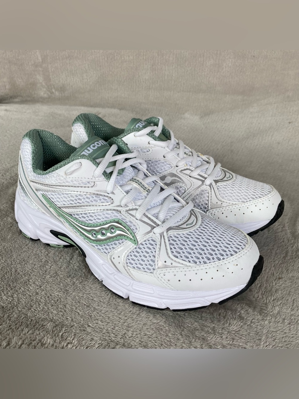 Saucony Ride Millennium White Sage Womens Size 7.5 Running Shoes S60812-21 NEW